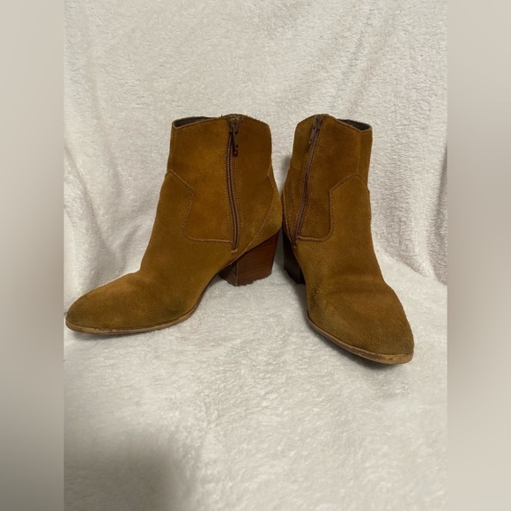 Aldo Tan Brown Suede Zip Ankle Bootie